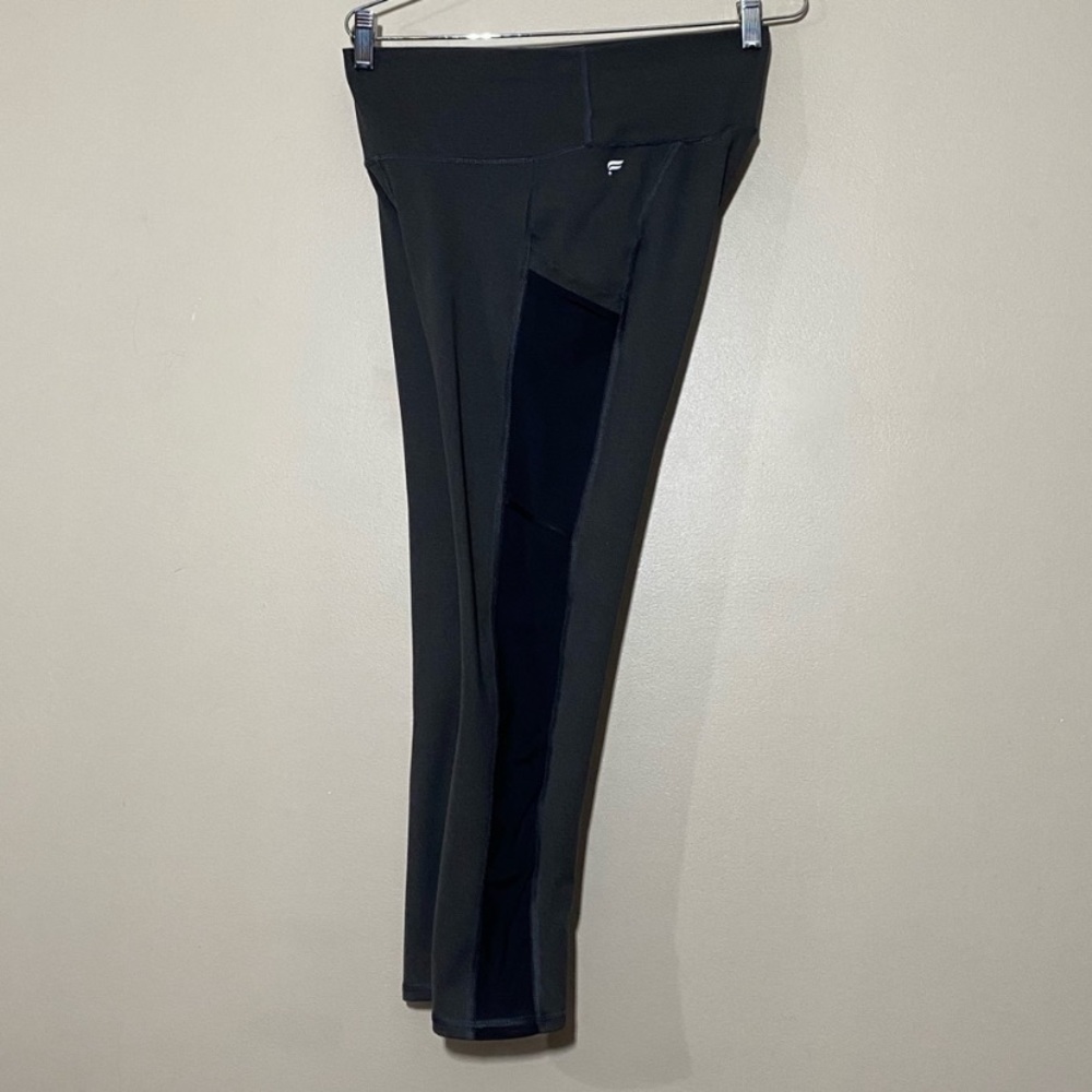 Fabletics || women’s leggings cropped size Medium